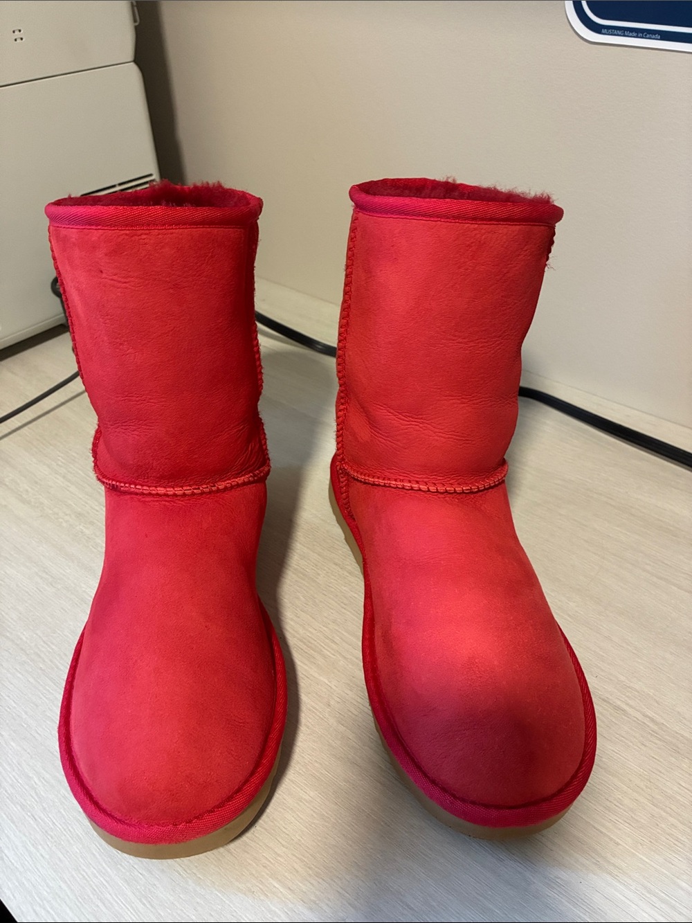 UGG Classic Women's Red Shearling-Lined Winter Boots SUEDE IN SIZE 8